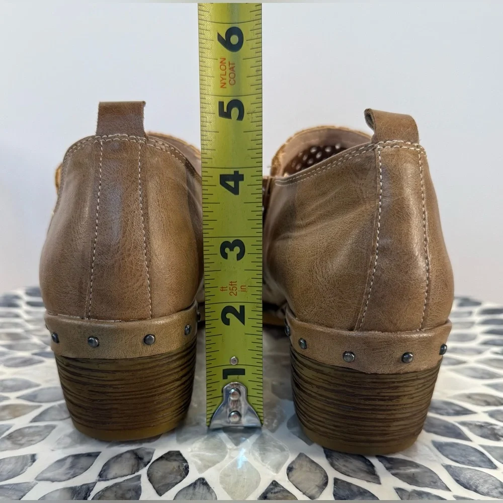 Corkys Kia Tan Perforated Mules with Stacked Heel size 9 - Picture 5 of 12